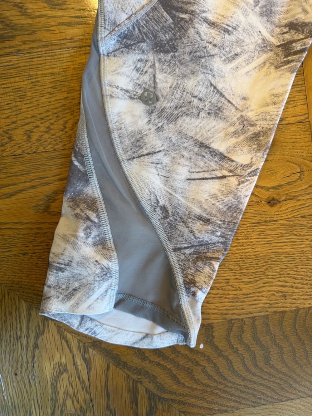 lululemon athletica Gray & White Abstract Print Leggings - Picture 5 of 5